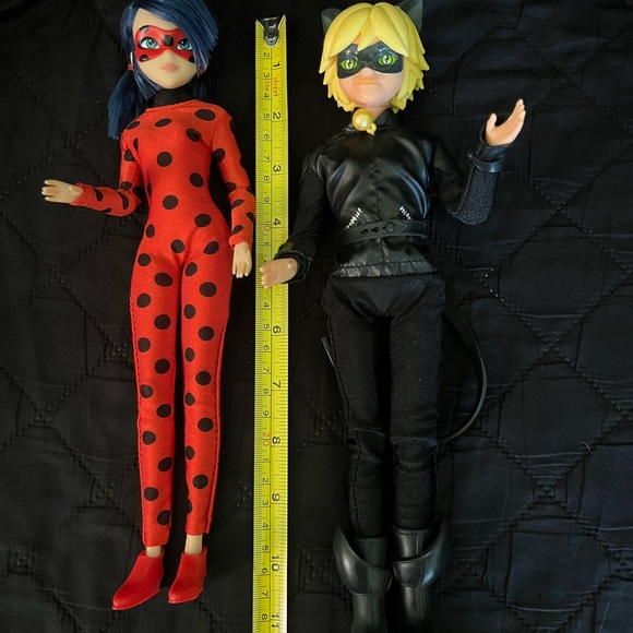 Ladybug & Cat Noir pose-able dolls - Picture 2 of 3